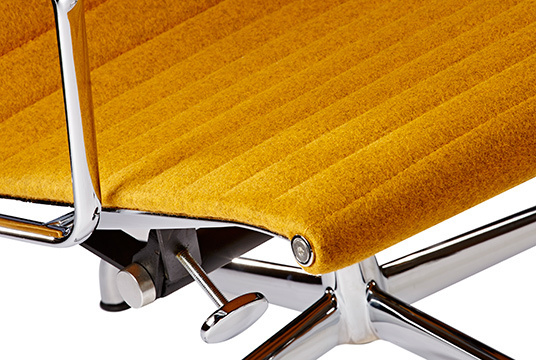 Ea124 lounge chair mustard