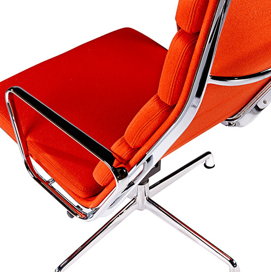 Ea222 lounge chair red