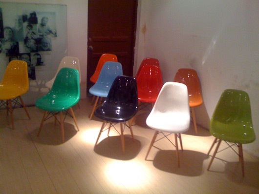 Eames dining chair colours