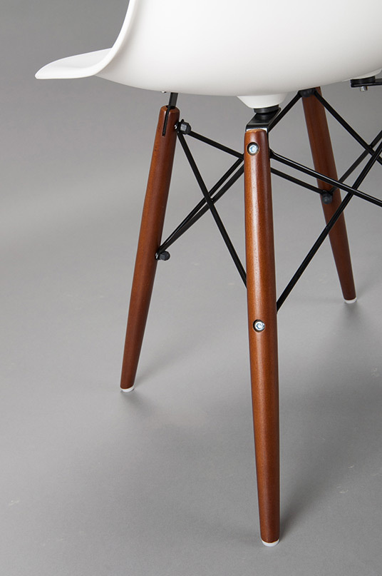 Eames dsw walnut legs01