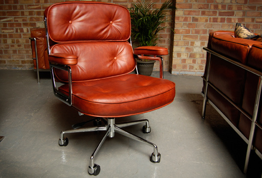 Eames lobby chair 001