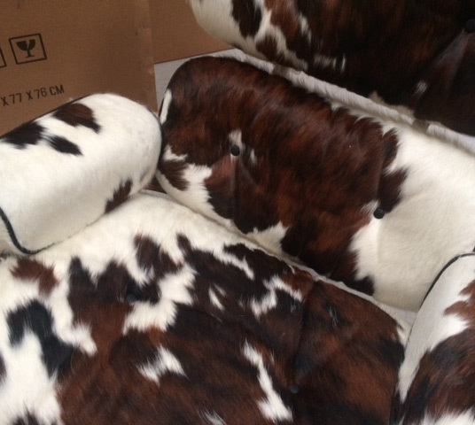 Eames lounger pony skin02