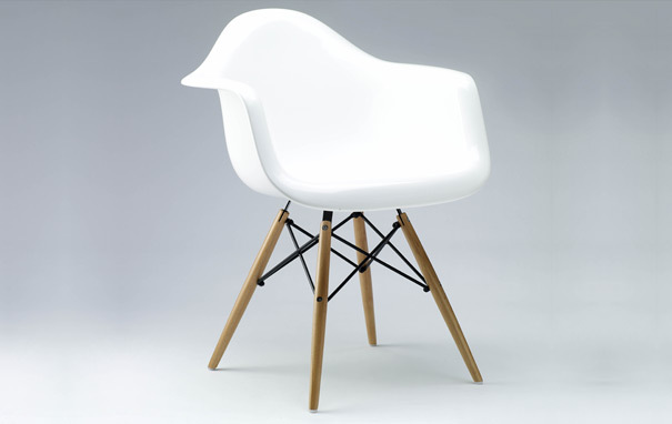 Photograph of Eames Style DAW Dining Chair